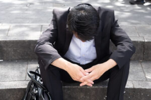 仕事に悩む人